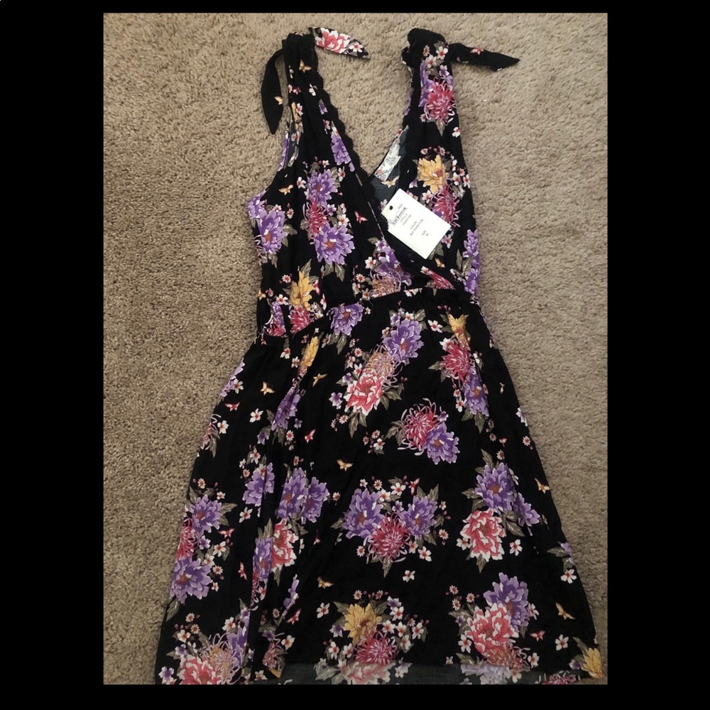 NWT size medium black floral dress